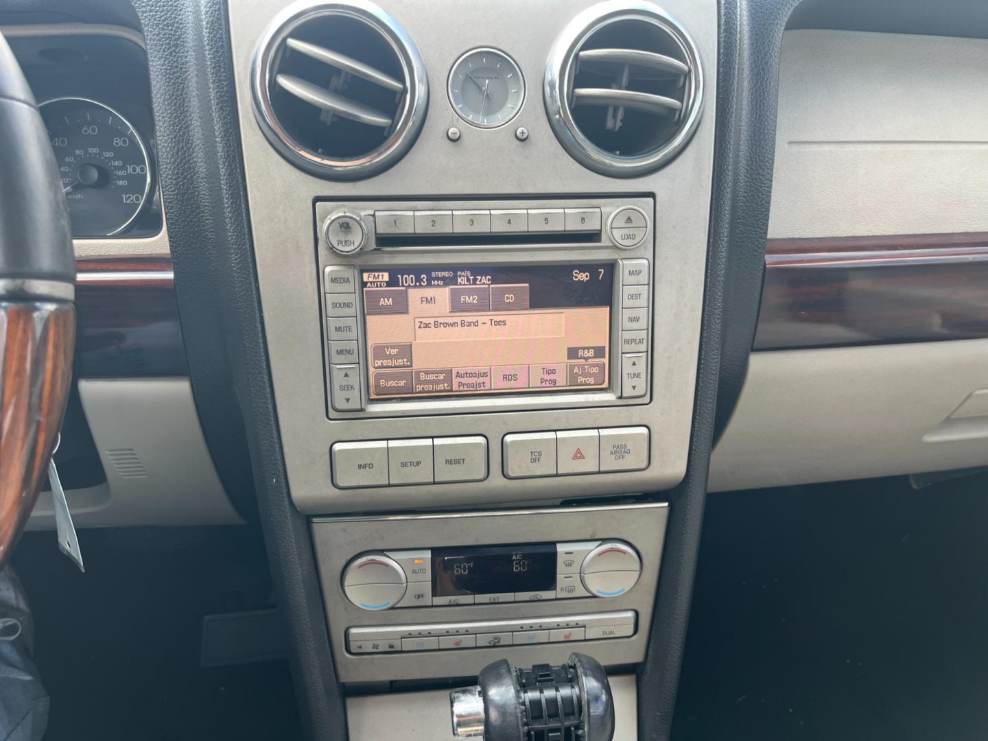 2006 SILVER /gray Lincoln Zephyr Base (3LNHM26146R) with an 3.0L V6 DOHC 24V engine, 6-Speed Automatic Overdrive transmission, located at 14700 Tomball Parkway 249, Houston, TX, 77086, (281) 444-2200, 29.928619, -95.504074 - Photo#14